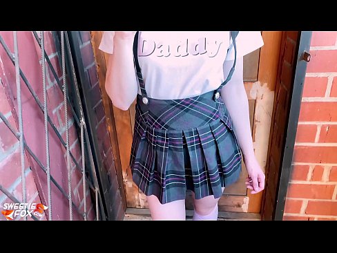 ❤️ Skolflicka suger sin kuk djupt och knullar istället för klasser. ❤ Pornvideo at us ❌