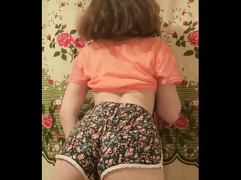 ❤️ Sexig ung babe som strippar av sig sina shorts inför kameran ❤ Pornvideo at us ❌