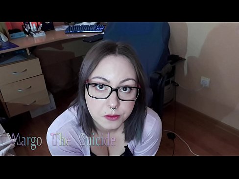 ❤️ Sexig tjej med glasögon suger Dildo djupt på kamera ❤ Pornvideo at us ❌