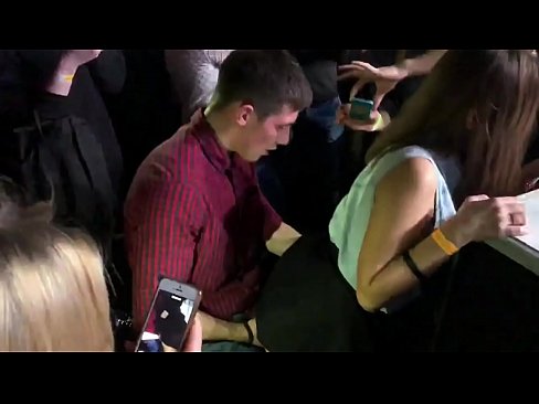 ❤️ Äkta sex på en rysk nattklubb. 18-årig rysk tjej i anus och vagina knullad på en nattklubb. ❤ Pornvideo at us ❌